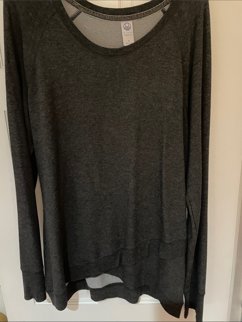 Te Verde Charcoal Gray Crewneck Long Sleeve lightweight sweater shirt in size XL
